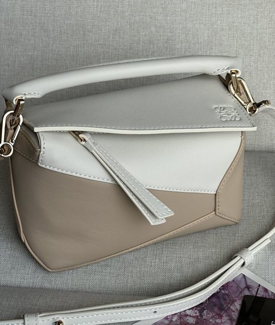 Loewe Puzzle Edge Soft White Handbag 3000b