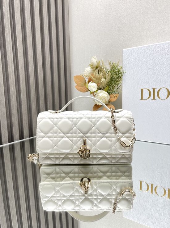 Christian Dior Lady Christian Dior White Lambskin Clutch 0809