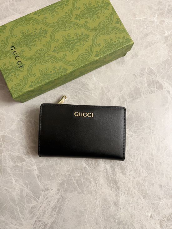 Gucci Leather Casual Wallet 772640