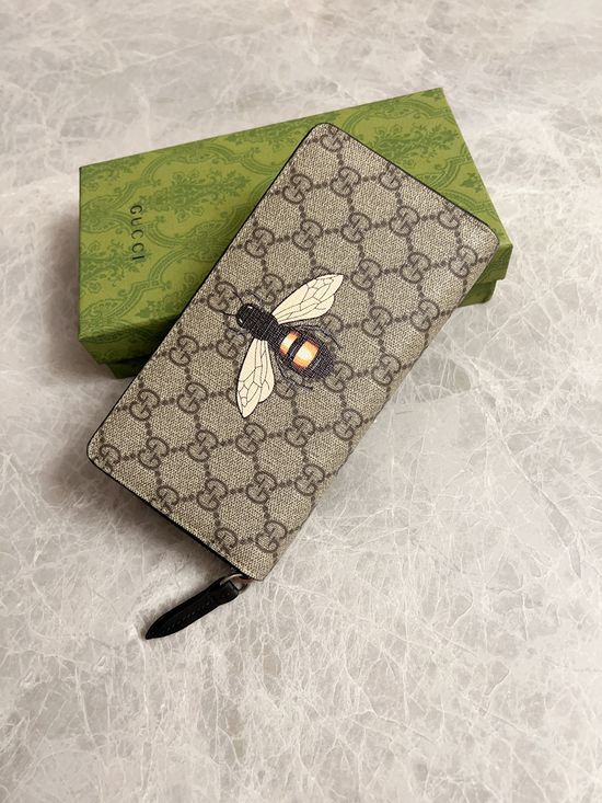 Gucci Bee Logo Wallet 451273