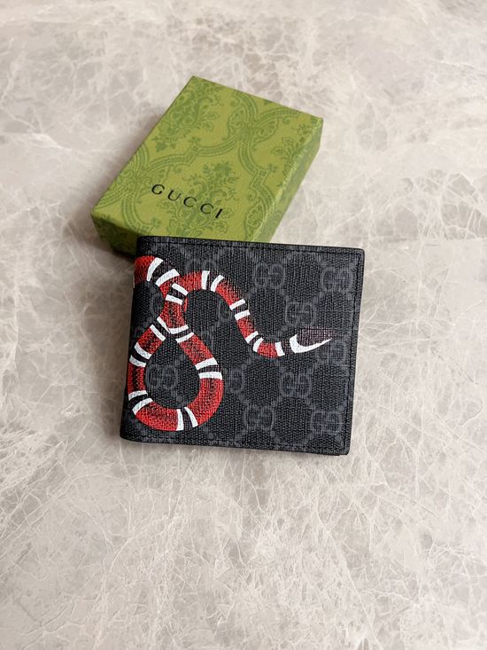 Gucci Stripe Snake Logo Short Wallet 451268