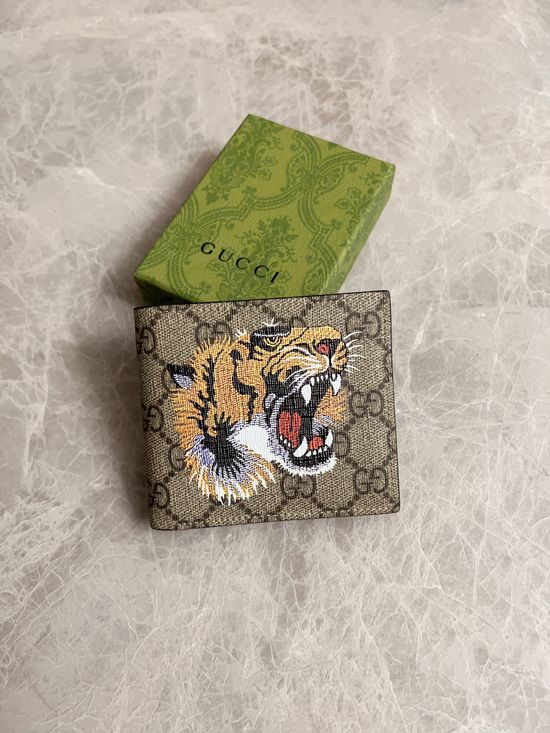 Gucci Tiger Logo Short Wallet 451268