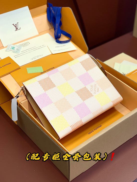 Louis Vuitton Pochette Accessoires Damier Canvas Clutch N47542