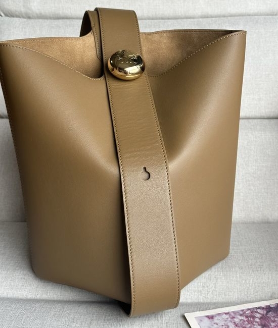 Loewe Pebble Bucket Handbag Anagram Design 332