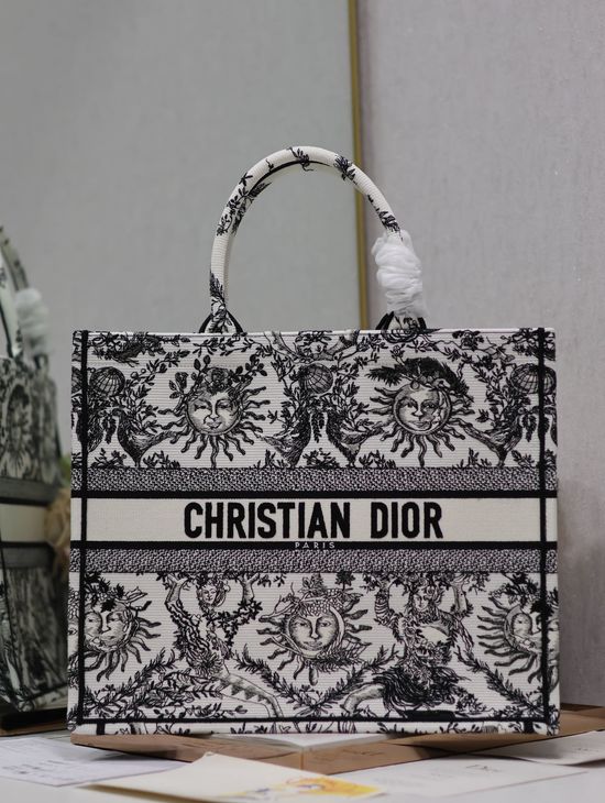 Christian Dior Book Tote White Constellation Large 1286