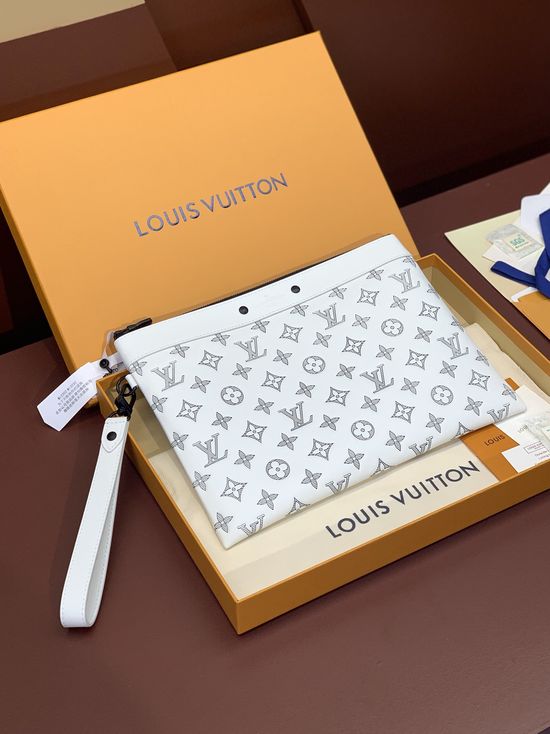 Louis Vuitton Pochette To-Go Clutch M81570