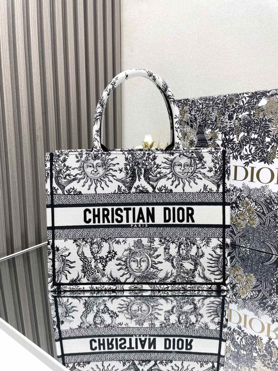 Christian Dior Book Tote New Sun Constellation White Medium 1286