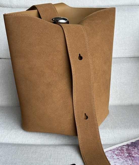 Loewe Pebble Bucket Leather Shoulder Bag 335