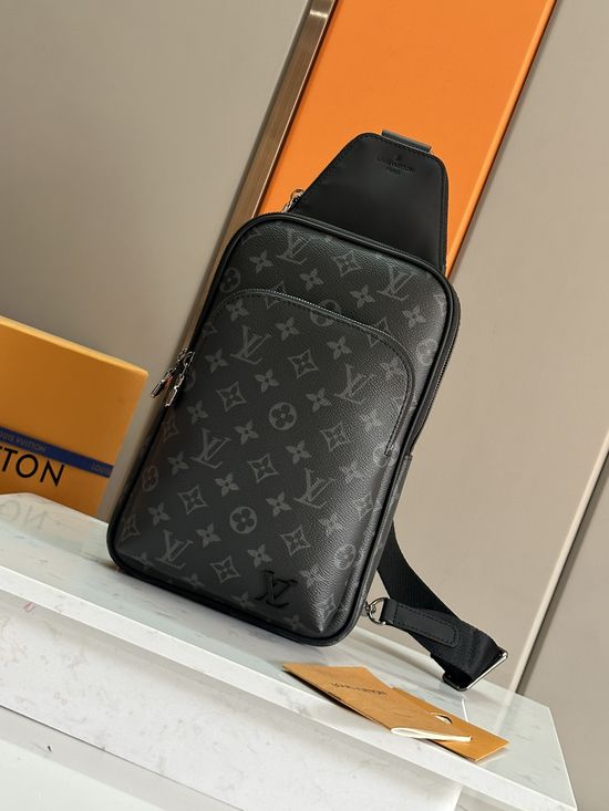 Louis Vuitton Avenue Shoulder Bag M47137
