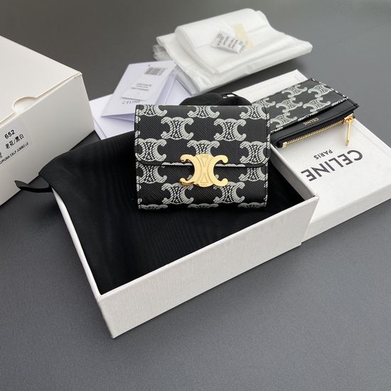 Celine TRIOMPHE Short Wallet 10L652DS3.04LU653
