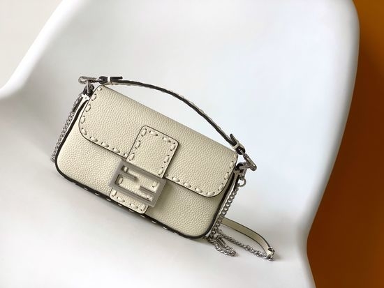 Fendi Baguette Leather Bag 600s