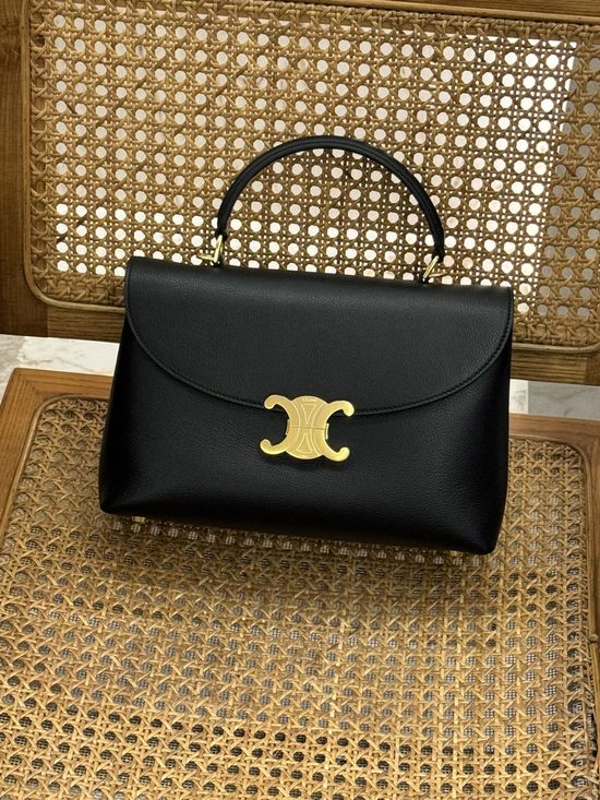 Celine NINO Triomphe High-end Kelly Shape Handbag 117523