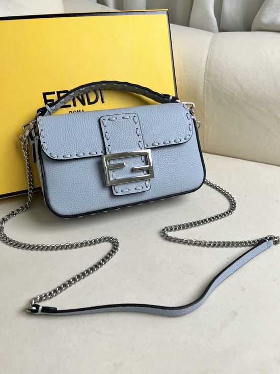 Fendi Baguette Hand-stitched Cowhide Handbag 8007