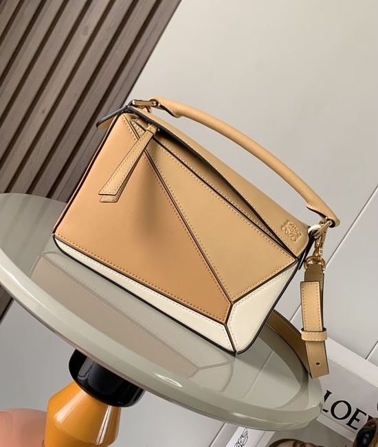Loewe Puzzle Grained Calfskin Handbag 9005