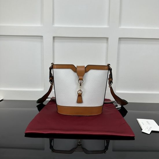 Gucci Large Canvas Leather Bag 782908