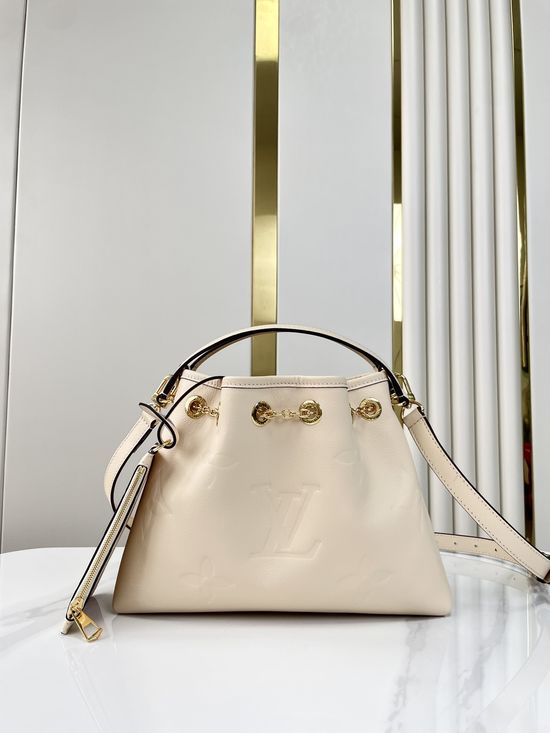 Louis Vuitton BUNDLE Leather Crossbody Bag M25452