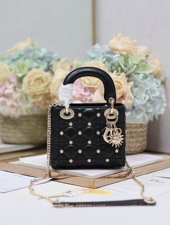 Christian Dior Lady Christian Dior Lambskin Chain Bag 0505
