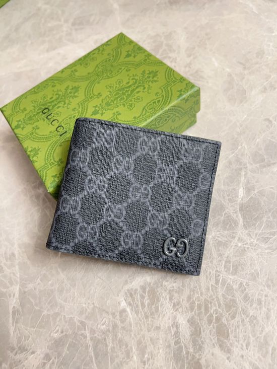 Gucci GG Canvas Short Wallet 768243