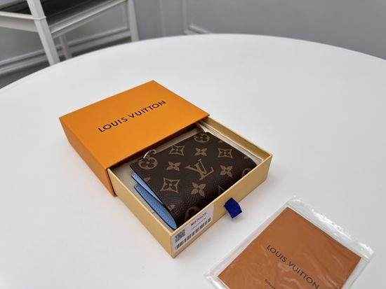 Louis Vuitton Portefeuille Lisa Wallet M83605
