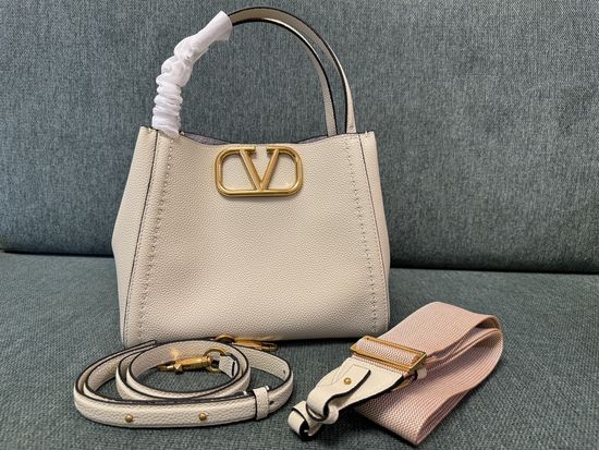 VALENTINO VLOGO Leather Handbag 6099