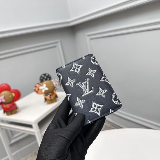 Louis Vuitton Monogram Compact Wallet M83378