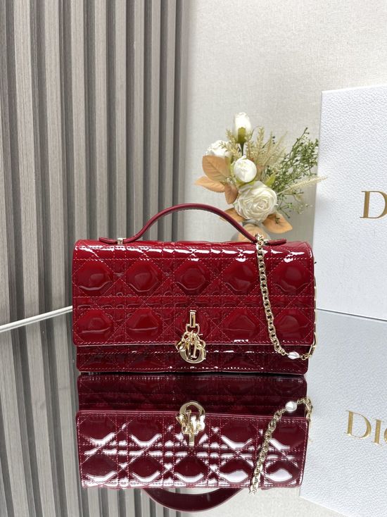 Christian Dior Lady Christian Dior Red Patent Leather Clutch 0809