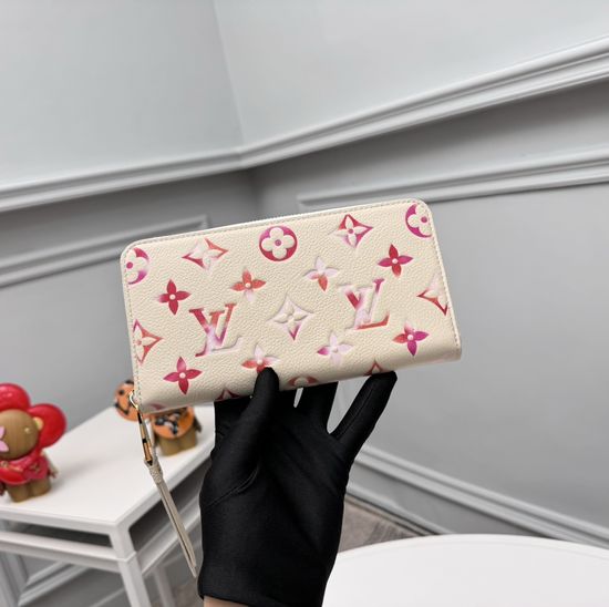 Louis Vuitton Zippy Wallet in Lambskin with Monogram M83505
