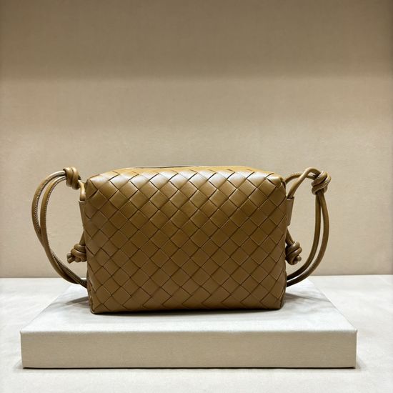 Bottega Veneta Large Woven Grid Square Bag 8833