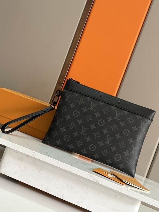 Louis Vuitton Pochette To-Go Clutch M81569