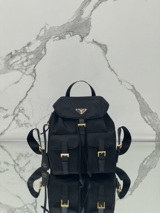 Prada Nylon Backpack Classic Large Capacity 1BZ677