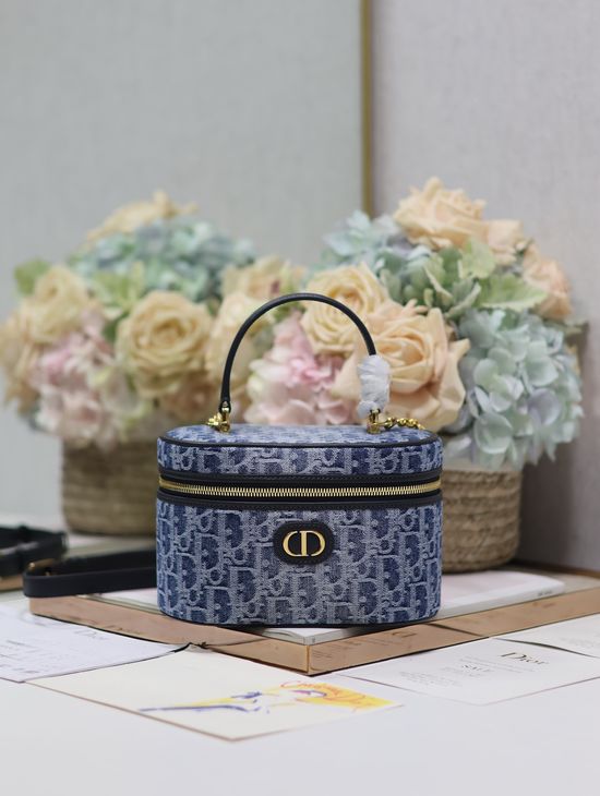 Christian Dior 30 Montaigne Vanity Bag 5198