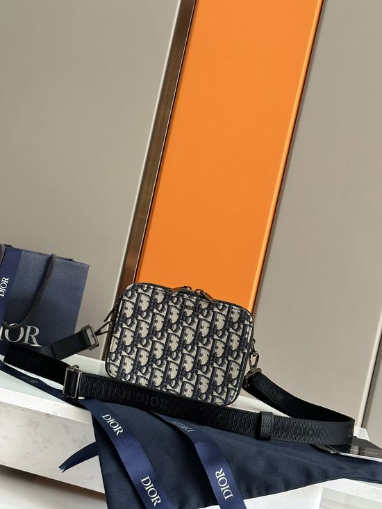 Christian Dior Oblique Print Handbag 93310