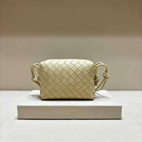 Bottega Veneta Woven Small Square Bag Classic Versatile 9339