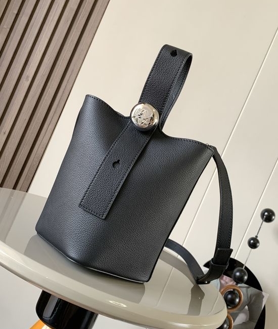 Loewe Pebble Mini Leather Bucket Bag 9047
