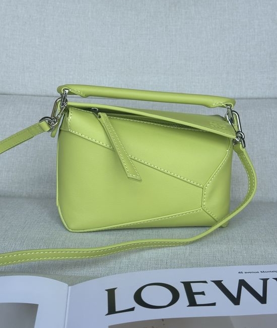 Loewe Puzzle Edge Anise Green Handbag 3000b
