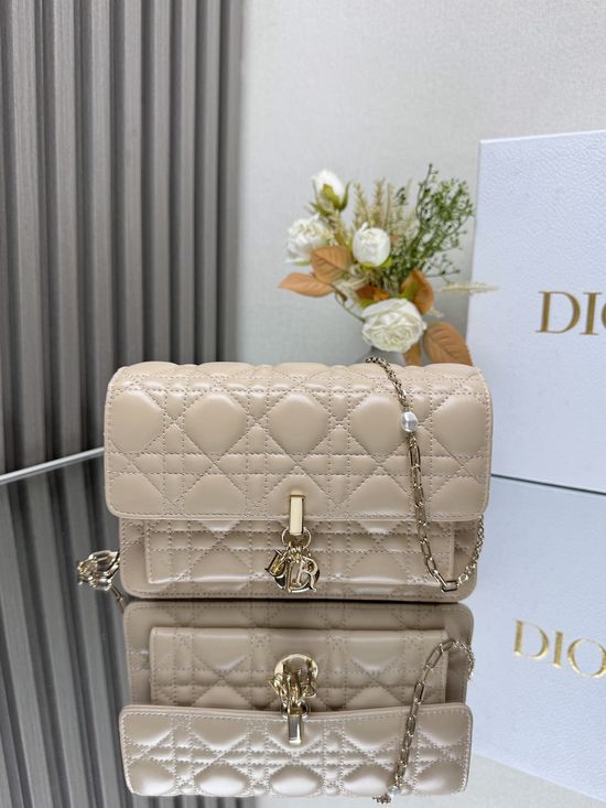 Christian Dior Lady Christian Dior Apricot Quilted Clutch 3115