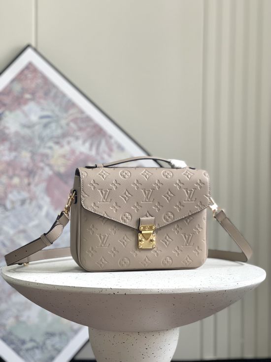 Louis Vuitton Pochette Metis Elegant Leather Bag M41487