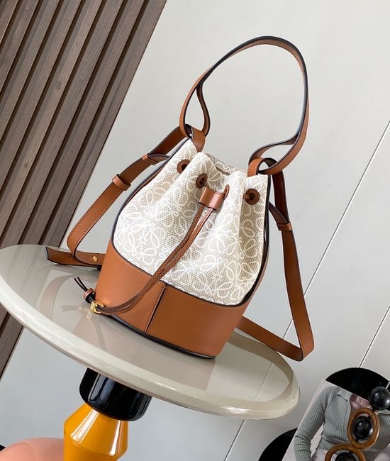 Loewe Balloon Bucket Drawstring Crossbody Bag 9083
