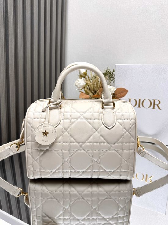 Christian Dior Groove 25 Apricot Leather Boston Handbag 1365