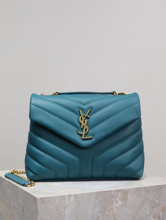 Yves Saint Laurent Loulou Leather Handbag 494699