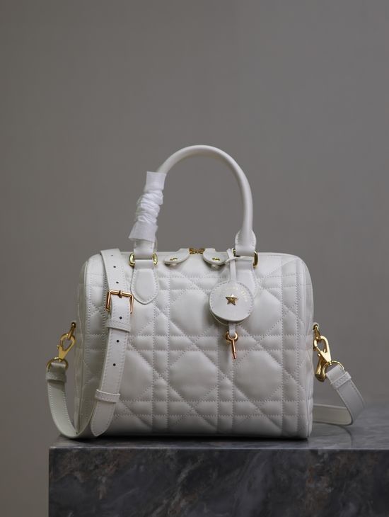 Christian Dior Groove White Leather Handbag 1365