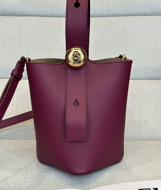 Loewe Pebble Bucket Mini Leather Handbag 332s