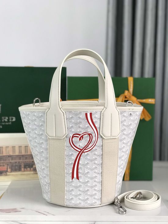 Goyard BELHARRA Small Bucket Bag 8519