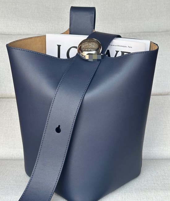 Loewe Pebble Bucket Soft Leather Handbag 332