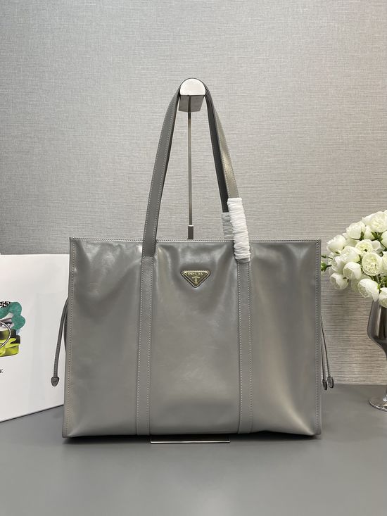 Prada Oil Wax Leather Tote Bag 1BG460