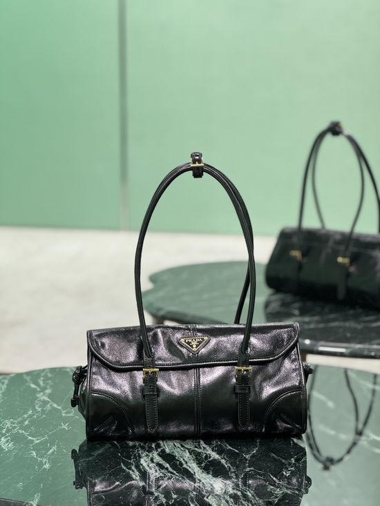 Prada Patent Leather Handbag Flap Closure 1BD376