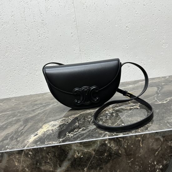 Celine BESACE TRIOMPHE Smooth Cowhide Handbag 111233
