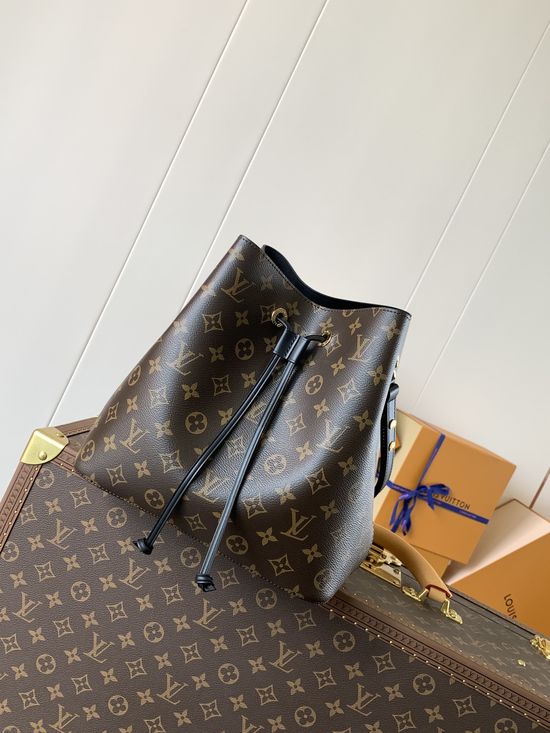 Louis Vuitton NeoNoe Classic Bucket Bag M44020