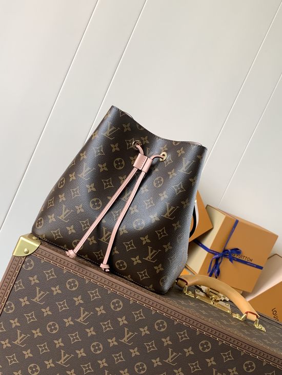 Louis Vuitton NeoNoe Classic Bucket Bag M44021