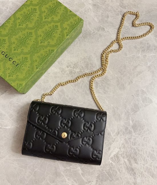 Gucci Embossed Chain Bag 781555